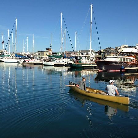 Fisherman'S Wharf Bed & Breakfast Виктория Екстериор снимка